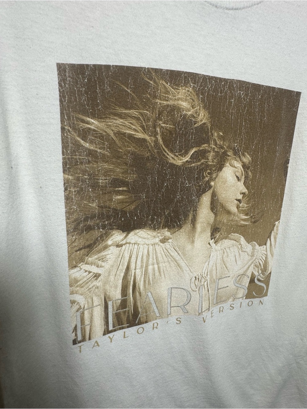 Taylor Swift Fearless (Taylor’s Version) Graphic Band Tee White Size Small